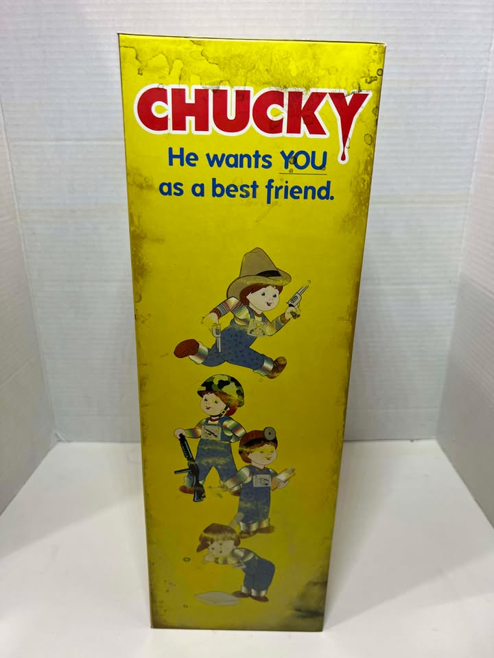 Figurine Mezco 15" Child's Play Chucky Doll with Stapled Scarred Face Knife