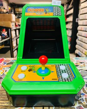EXCALIBER MINI FROGGER MIRRORED LCD TABLETOP BATTERY OPERATED ARCADE GAME 2005 - jeux video game-x
