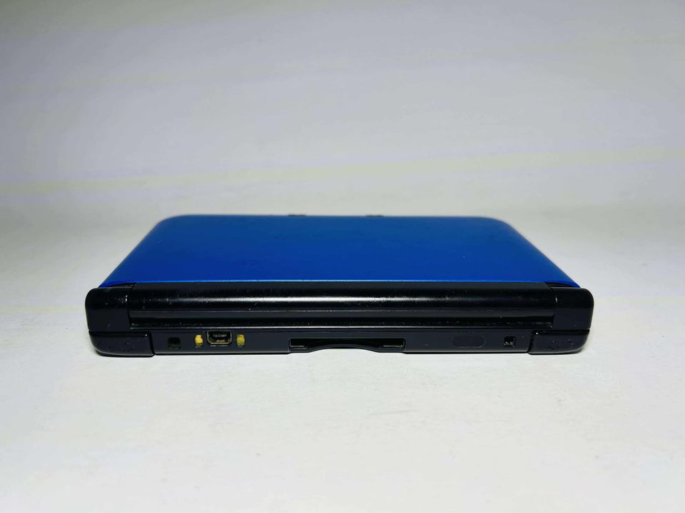 CONSOLA NINTENDO 3DS XL NEGRA Y AZUL SISTEMA NEGRA Y AZUL