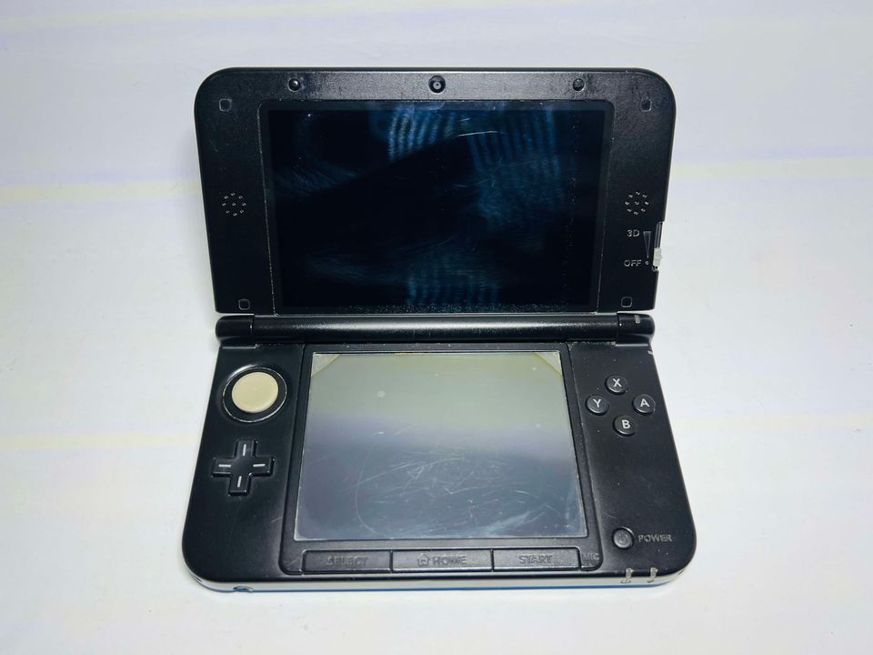 CONSOLA NINTENDO 3DS XL NEGRA Y AZUL SISTEMA NEGRA Y AZUL