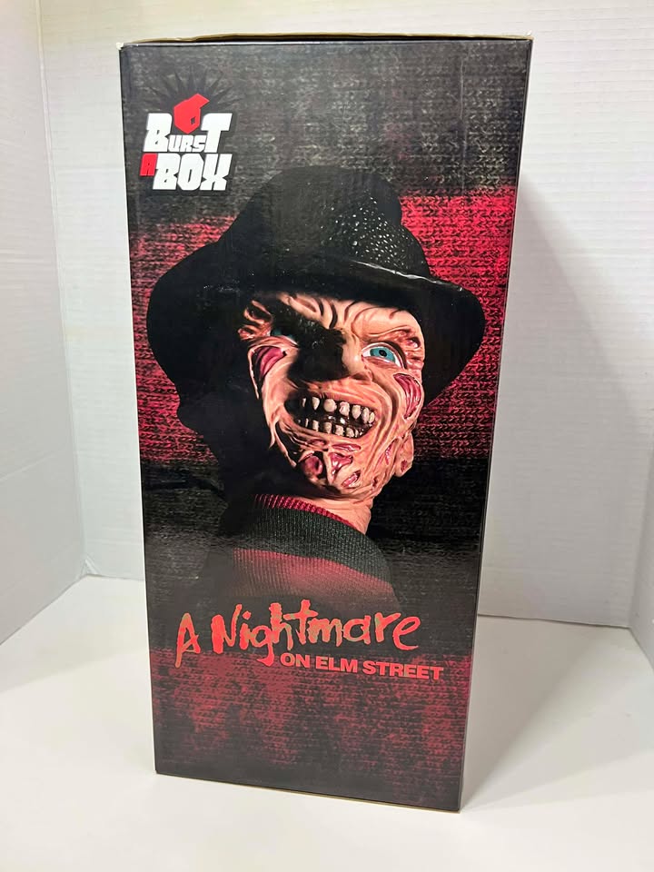 Figurine Mezco Burst-A-Box A Nightmare on Elm Street: Freddy Krueger