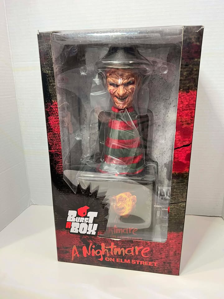 Figurine Mezco Burst-A-Box A Nightmare on Elm Street: Freddy Krueger