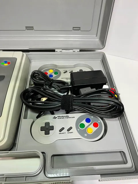 Console Super Famicom System HVC-002 Import Japonais avec valise
