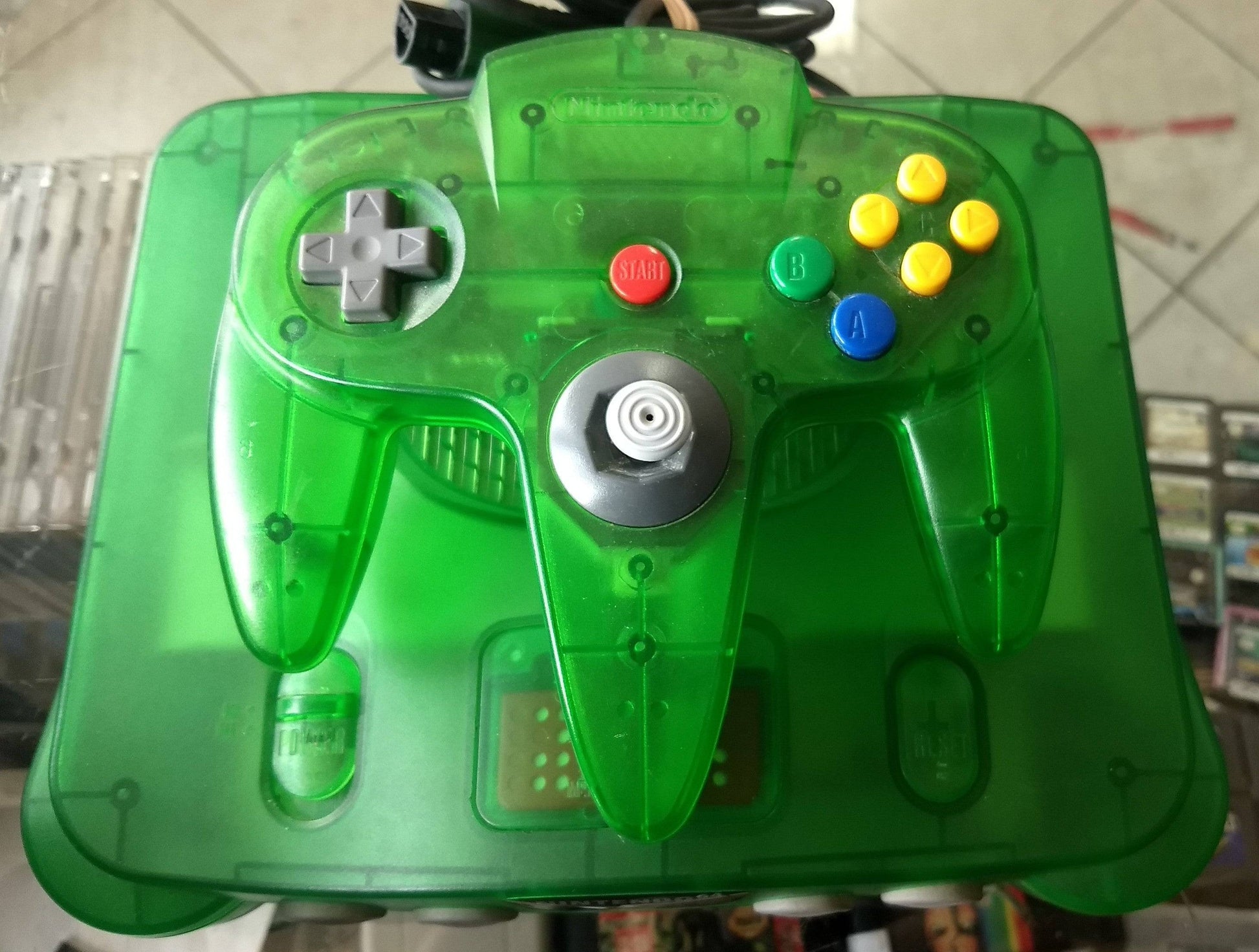 CONSOLE NINTENDO 64 (N64) FUNTASTIC JUNGLE GREEN SYSTEM - jeux video game-x