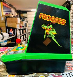 EXCALIBER MINI FROGGER MIRRORED LCD TABLETOP BATTERY OPERATED ARCADE GAME 2005 - jeux video game-x